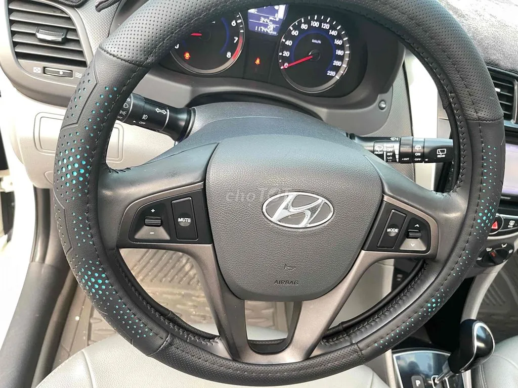 Hyundai Accent 2014 photo 4