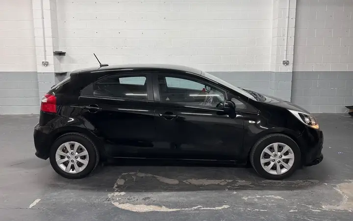 Kia Rio 2015 photo 4