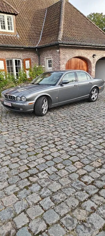 Jaguar Xj