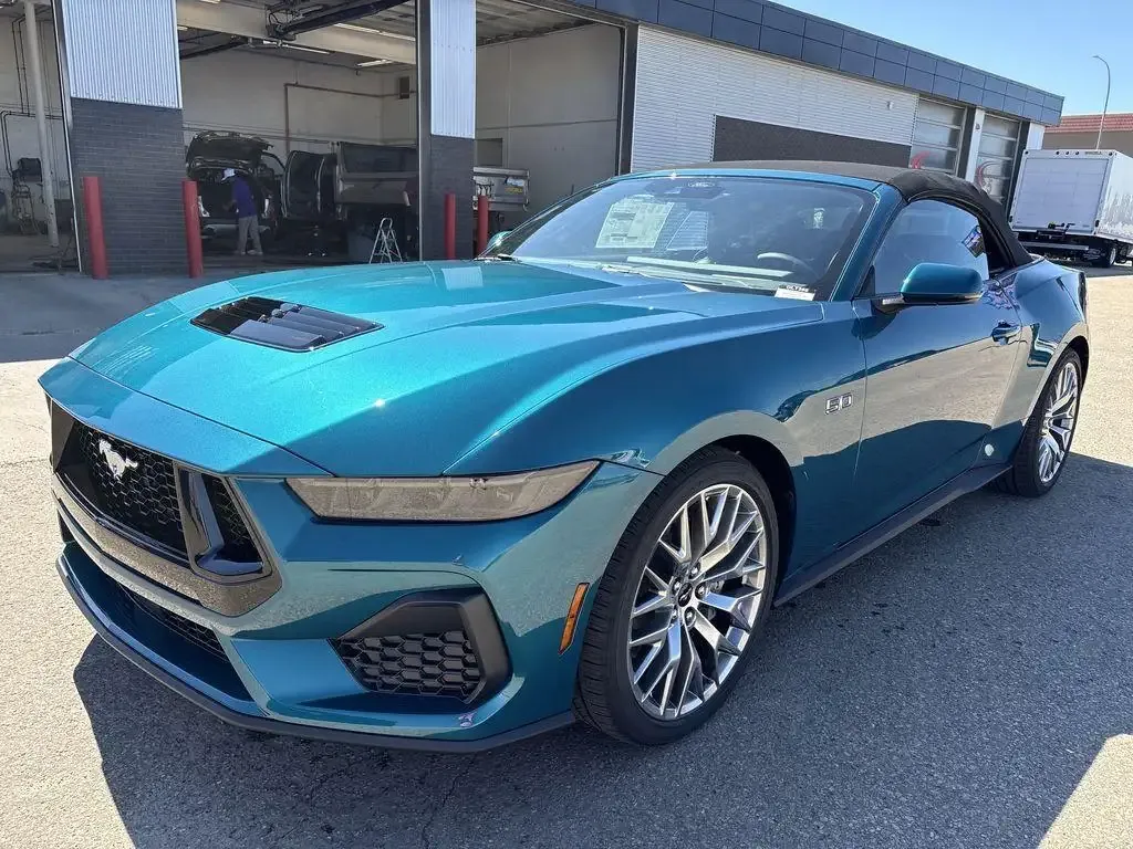 Ford Mustang 2026 photo 2