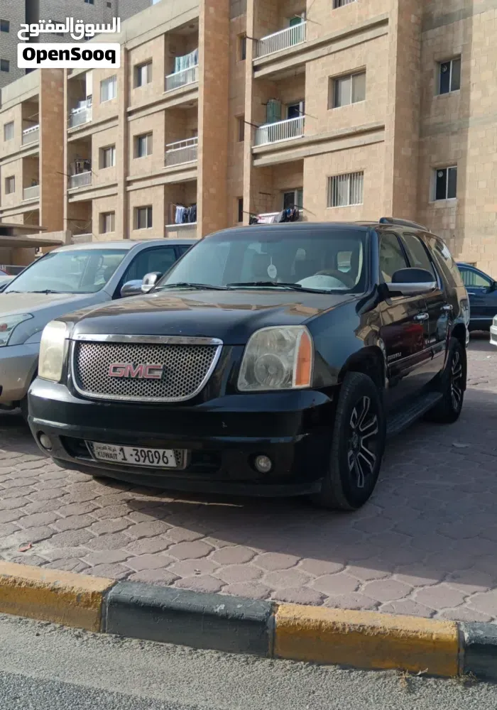 GMC Yukon 2009 photo 2