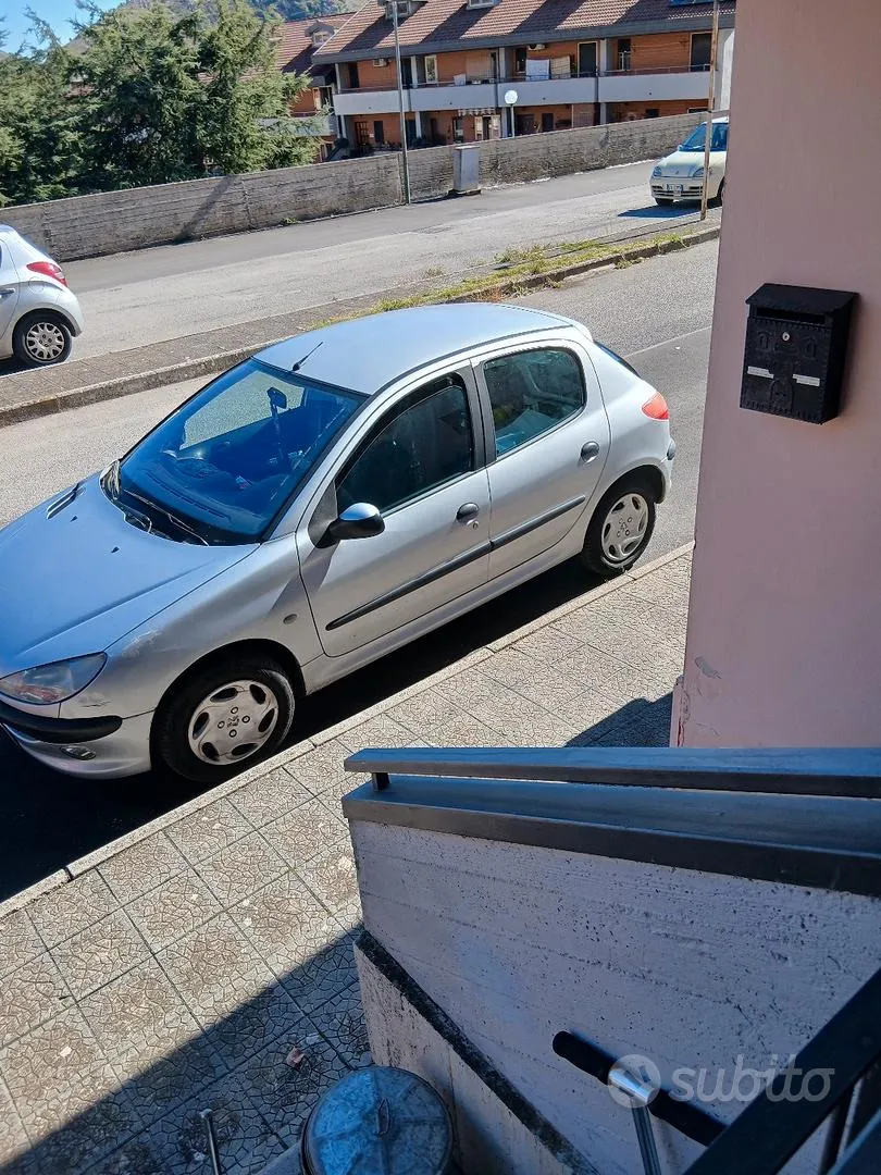 Peugeot 206