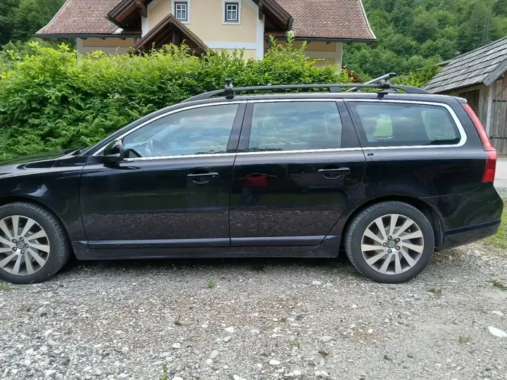 Volvo V70 2012 photo 3
