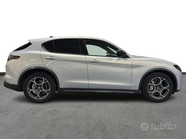 Alfa Romeo Stelvio 2023 photo 3