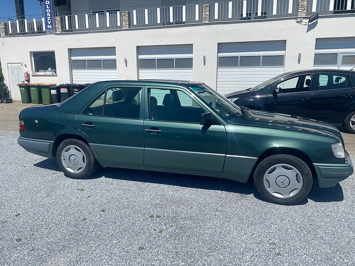Mercedes-Benz E-Class 1994 photo 2
