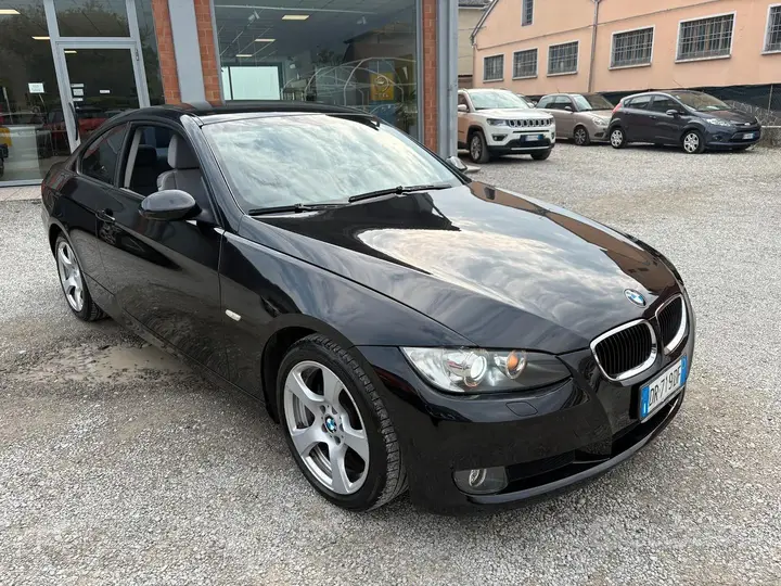 BMW 320 2008 photo 3