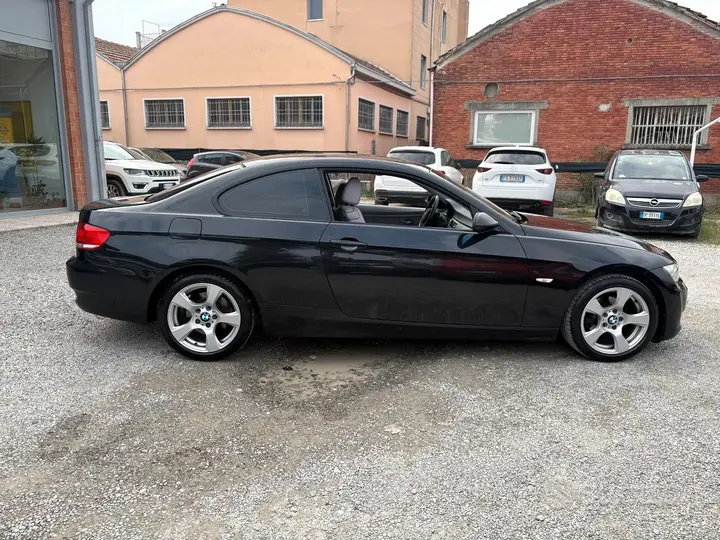 BMW 320 2008 photo 4