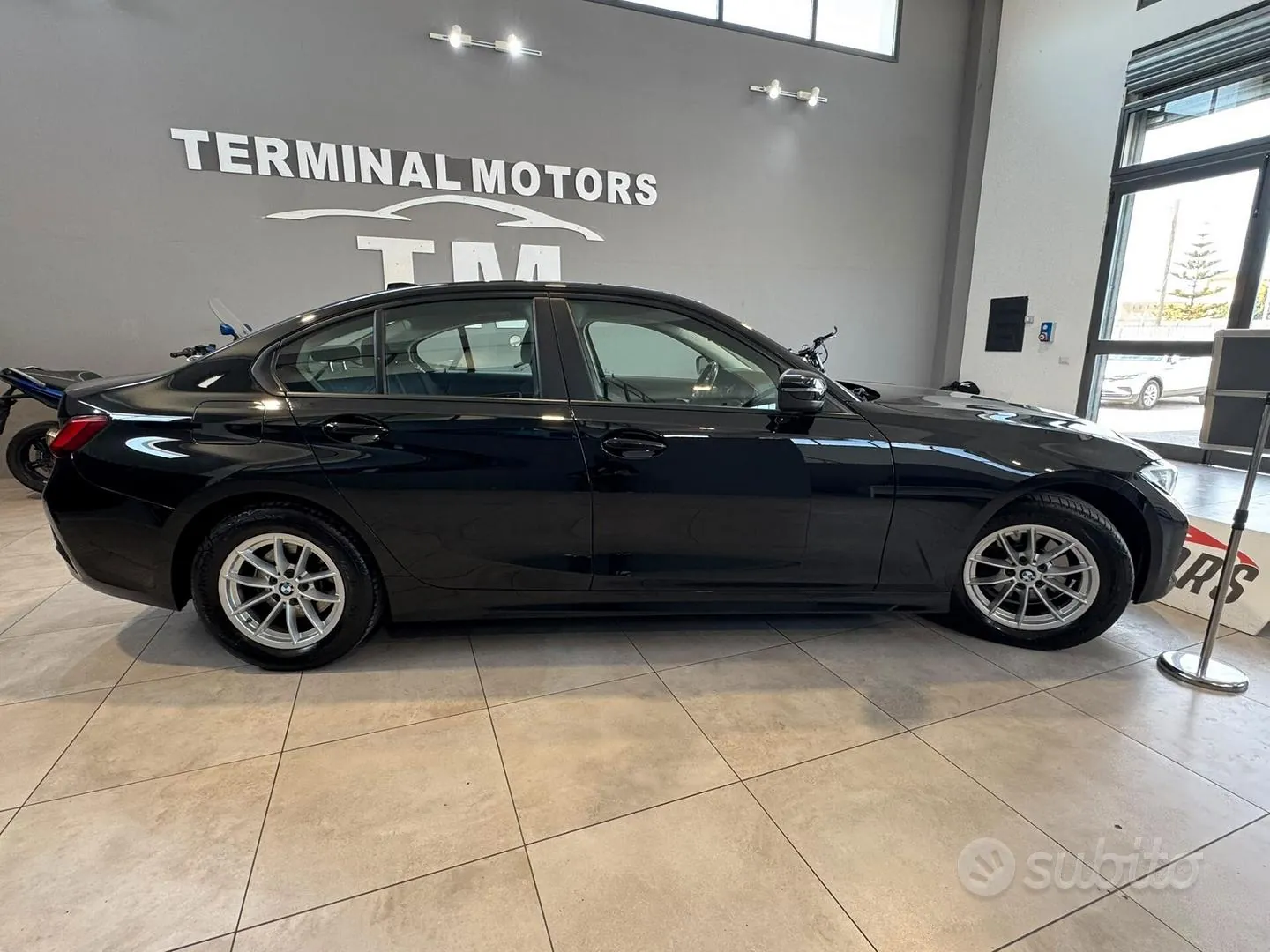 BMW 318D 2022 photo 4