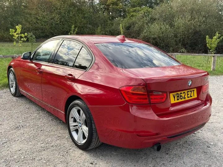 BMW 3 Series 2012 photo 3