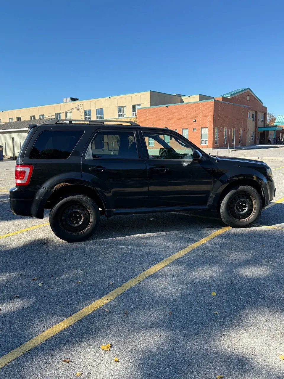 Ford Escape 2011 photo 2