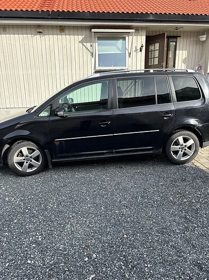 Volkswagen Touran 2008 photo 4