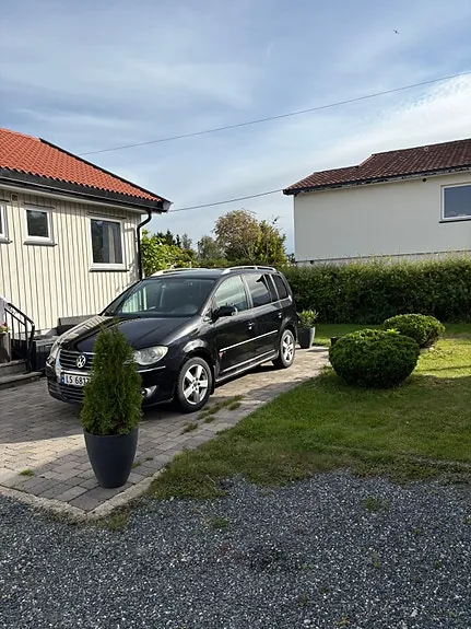 Volkswagen Touran 2008 photo 2