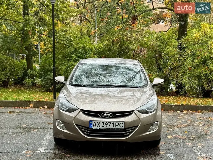 Hyundai Elantra 2012 photo 3