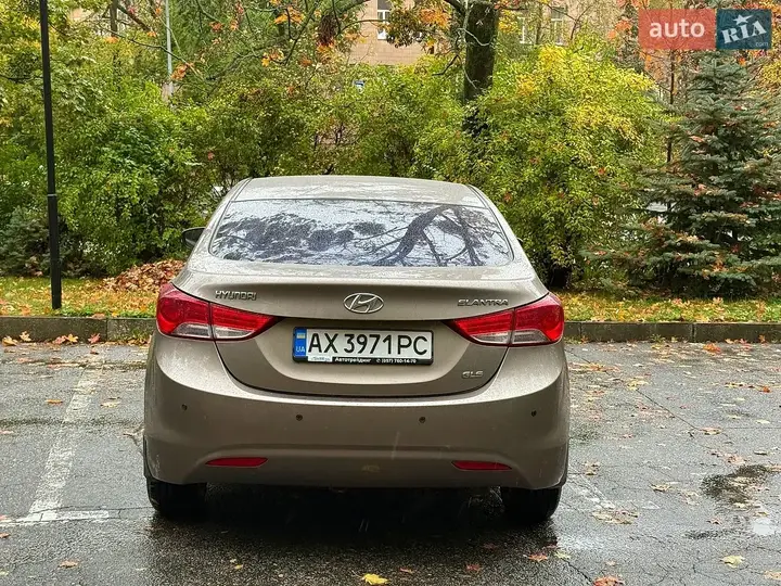 Hyundai Elantra 2012 photo 4