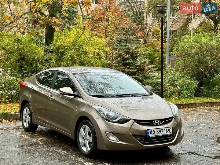 Hyundai Elantra 2012 photo 2