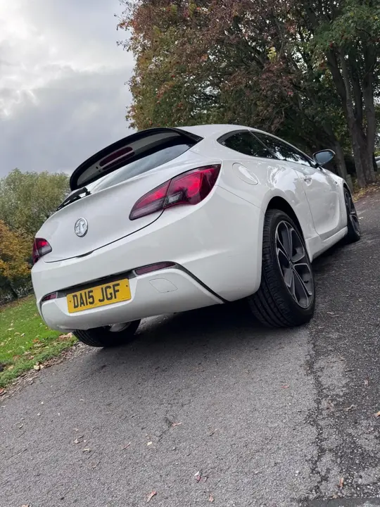Vauxhall Astra Gtc 2015 photo 2