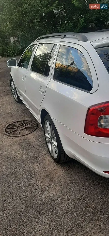 Skoda Octavia 2012 photo 3