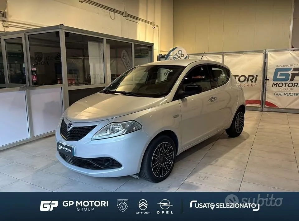 Lancia Ypsilon 2018 photo 2