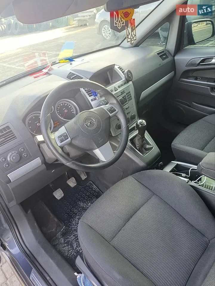 Opel Zafira 2010 photo 5