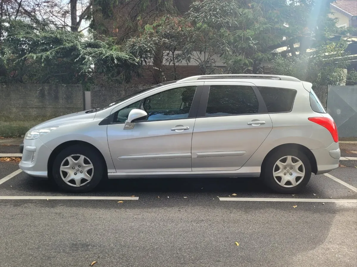 Peugeot 308 2008 photo 3