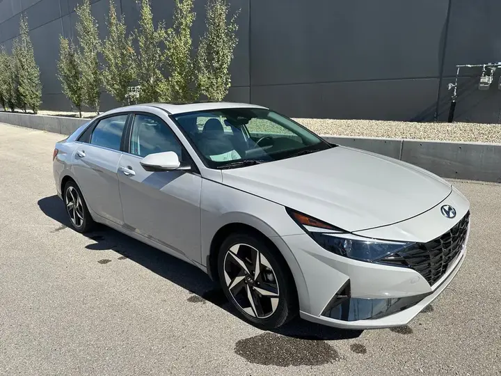 Hyundai Elantra 2023 photo 2