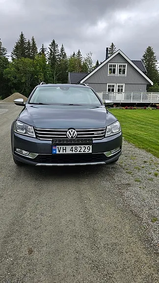 Volkswagen Passat 2013 photo 2