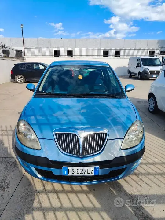 Lancia Ypsilon