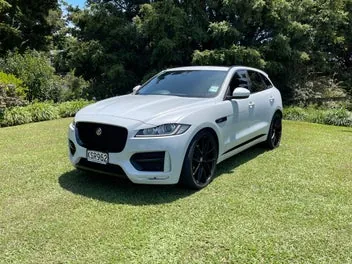 Jaguar F-Pace 2017 photo 2