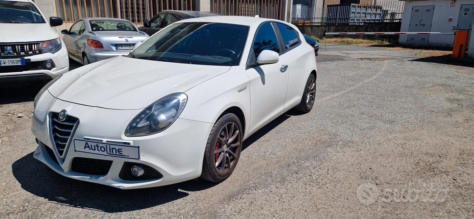 Alfa Romeo Giulietta 2013 photo 2