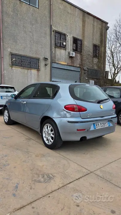 Alfa Romeo 147 2001 photo 3
