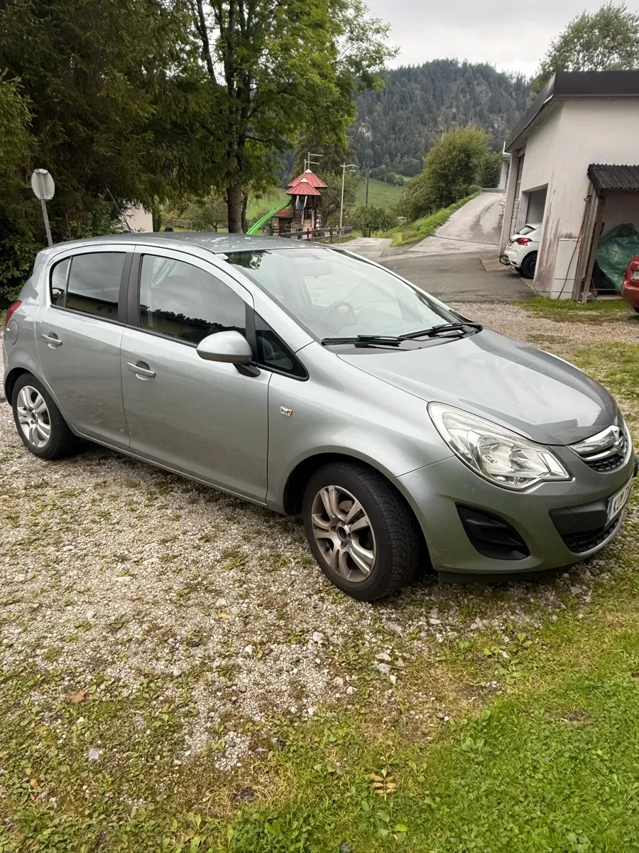 Opel Corsa 2012 photo 3