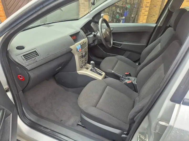 Vauxhall Astra 2007 photo 3