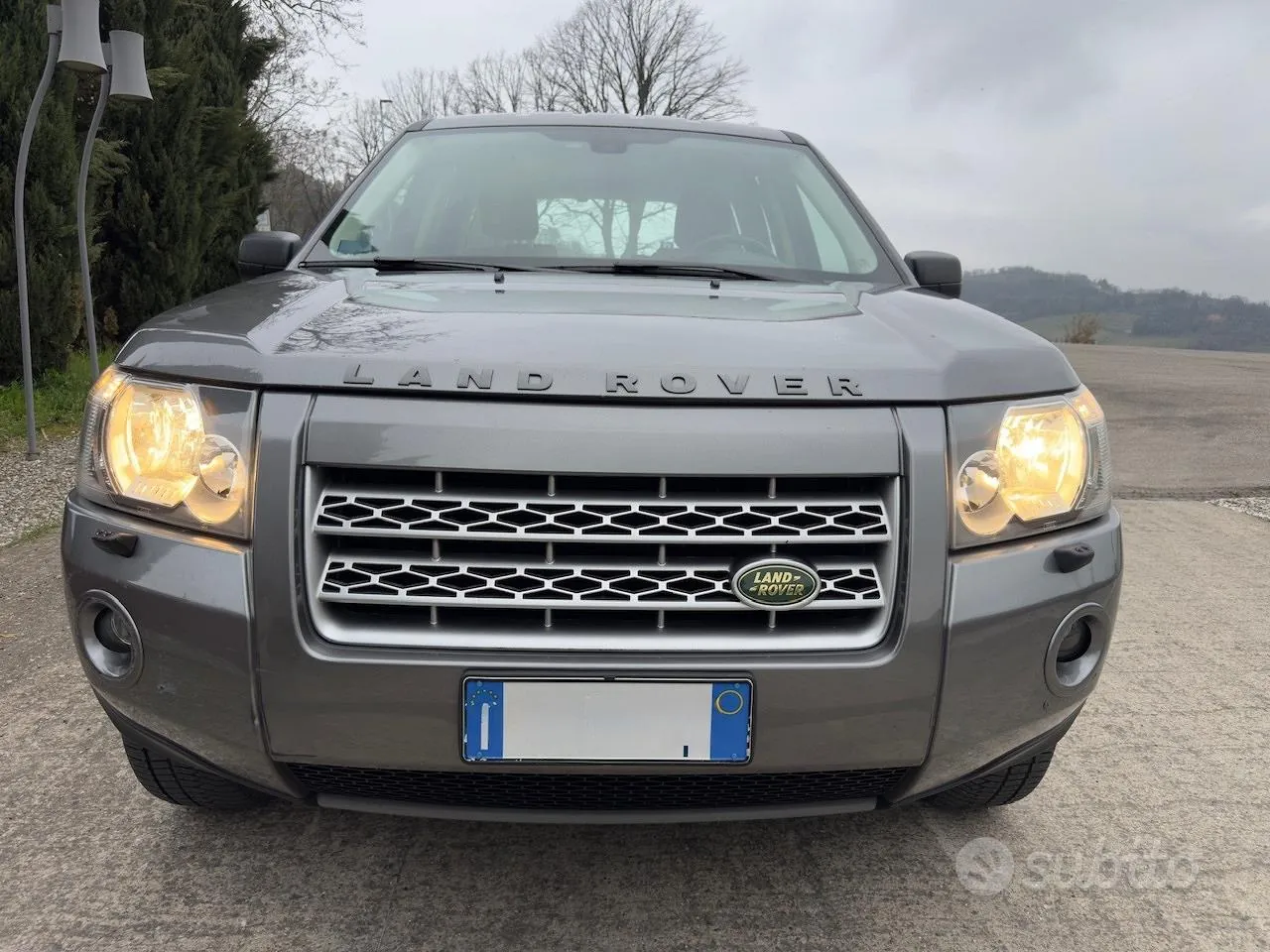 Land Rover Freelander 2012 photo 3