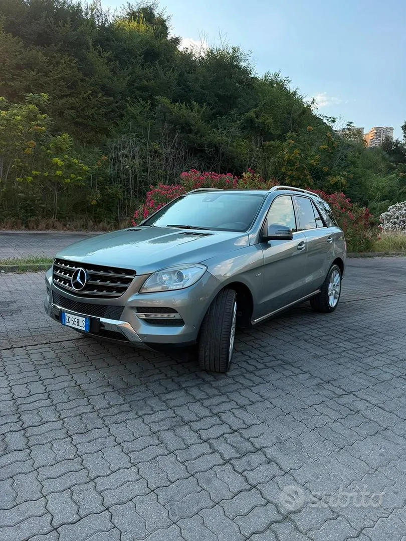 Mercedes-Benz Ml Class 2011 photo 2