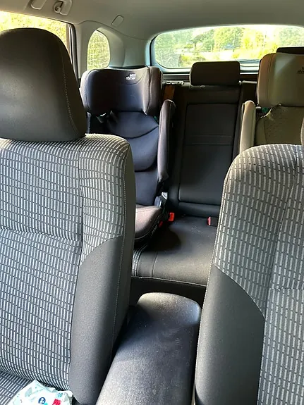 Toyota Avensis 2010 photo 5