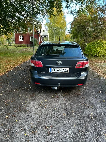 Toyota Avensis 2010 photo 3
