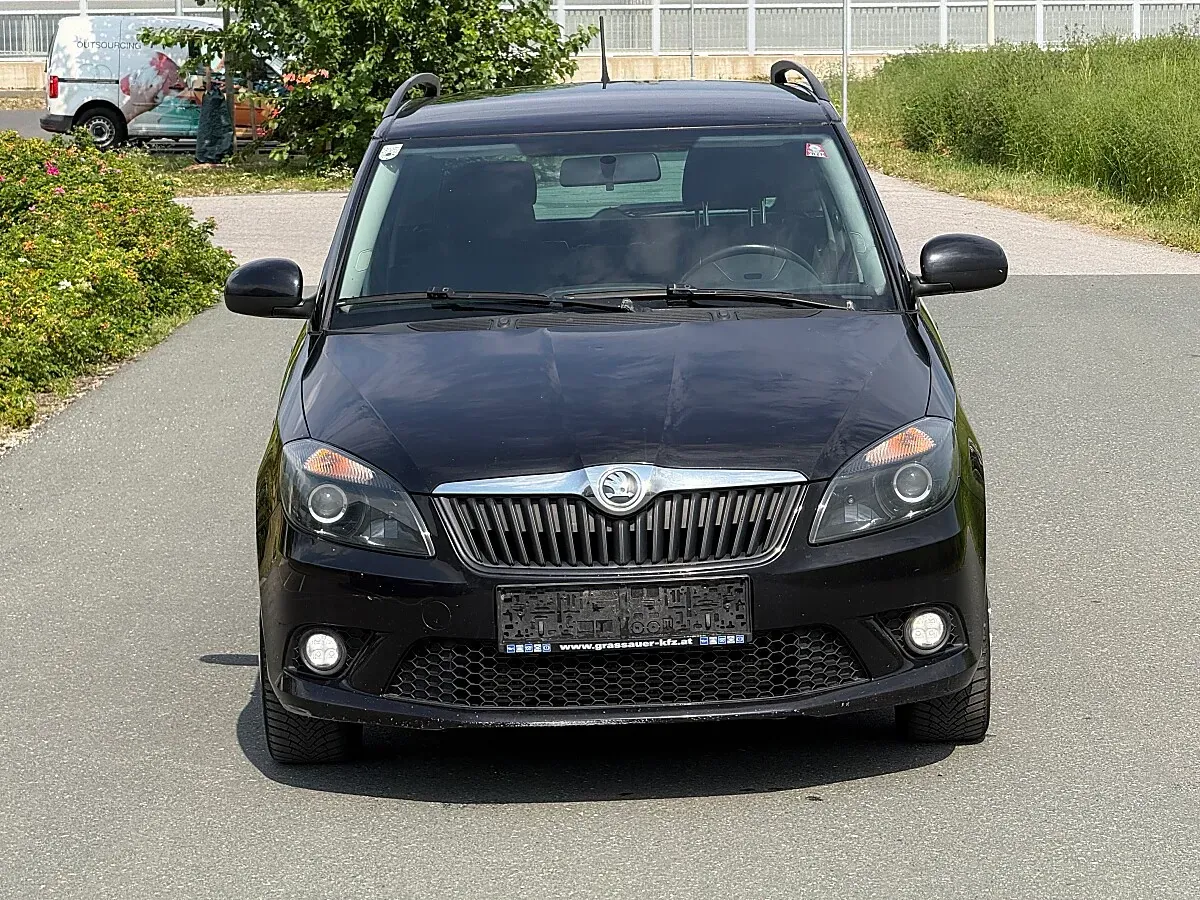 Skoda Fabia 2014 photo 2