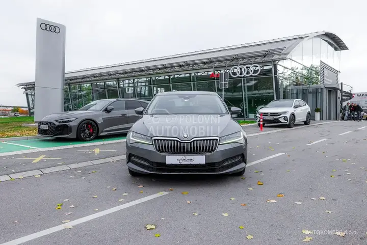 Skoda Superb 2022 photo 2