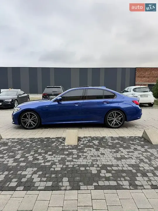 BMW 3 Series 2019 photo 5