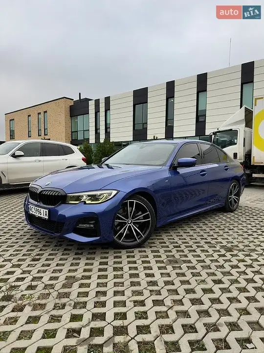 BMW 3 Series 2019 photo 2