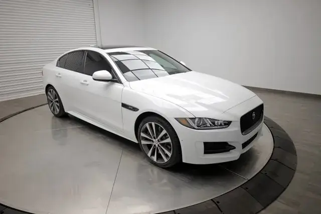 Jaguar Xe