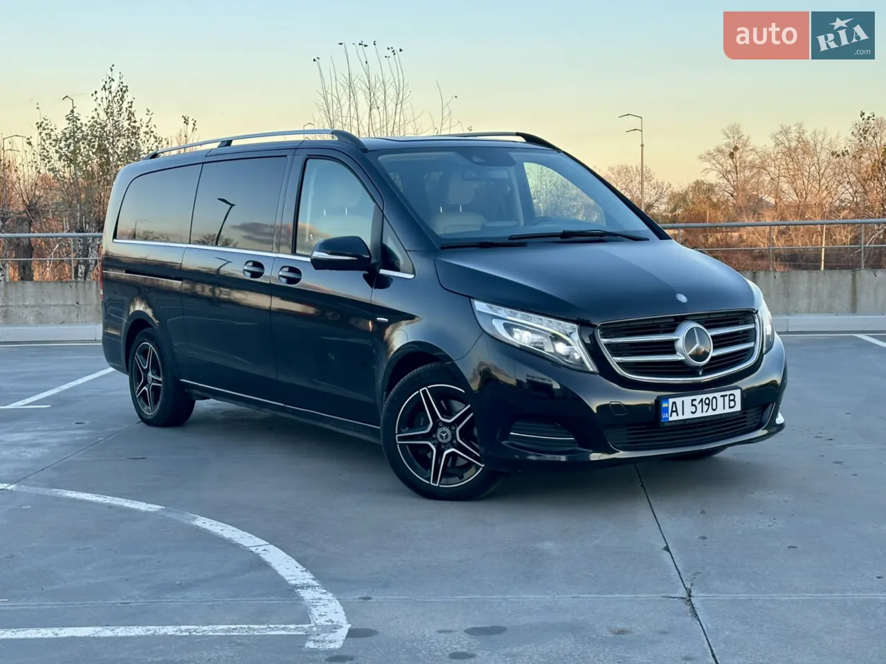 Mercedes-Benz V-Class 2015 photo 2