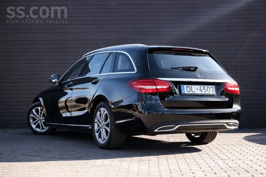 Mercedes-Benz C220 2017 photo 4