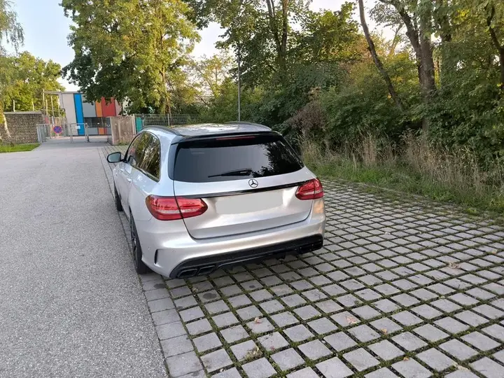 Mercedes-Benz C63 Amg