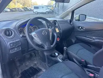 Nissan Note 2014 photo 3