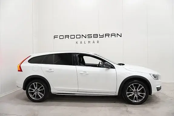 Volvo V60 Cross Country 2016 photo 3