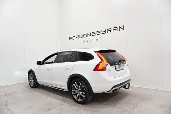Volvo V60 Cross Country 2016 photo 5