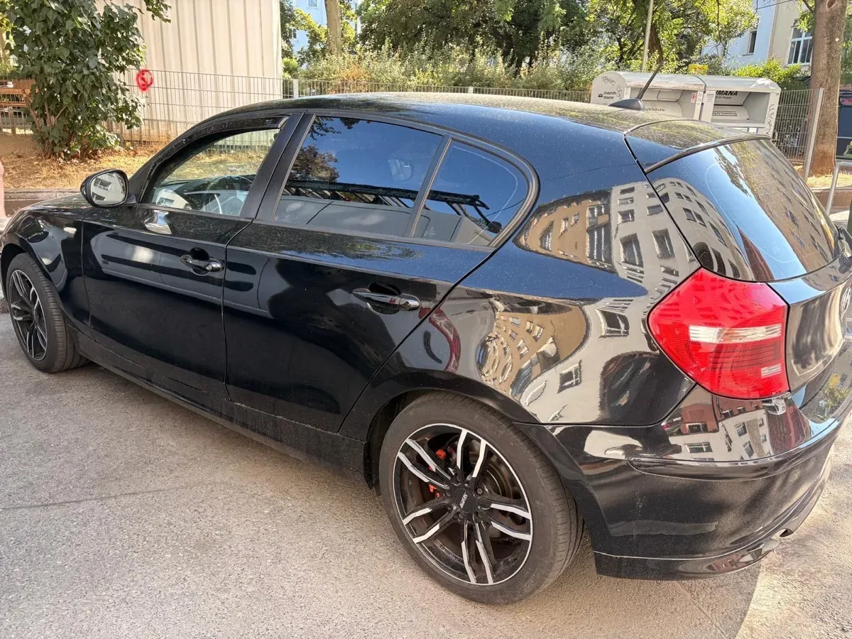 BMW 1 Series 2010 photo 3