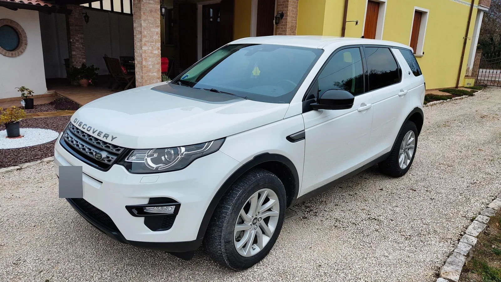 Land Rover Discovery Sport 2016 photo 3
