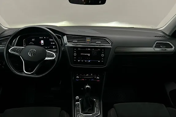 Volkswagen Tiguan Allspace 2023 photo 3